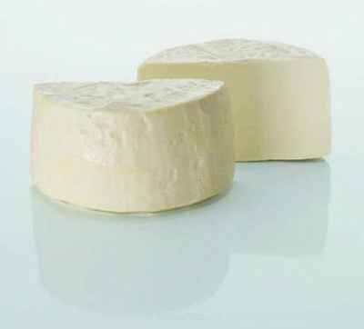 Produktfoto zu Ricotta Salata di Pecora - kräftig und intensiv, zum Reiben oder Hobeln über Pasta