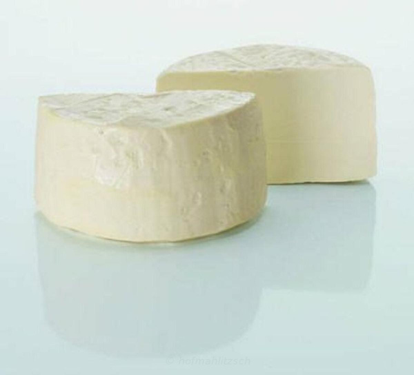 Produktfoto zu Ricotta Salata di Pecora - kräftig und intensiv, zum Reiben oder Hobeln über Pasta