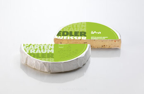 Produktfoto zu Edler Weisser Gartentraum - rahmiger Brie verfeinert mit Kräutern