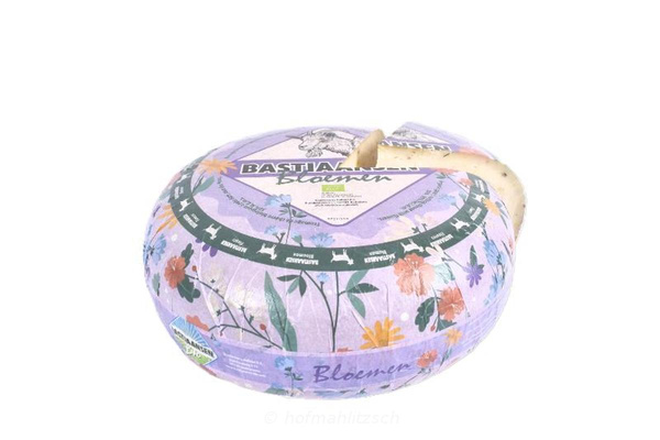 Produktfoto zu Ziegenkäse mit Blumen - Schnittkäse mit Ringelblume, Hibiskus & Koriander