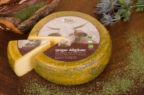 Produktfoto zu Uriger Allgäuer - würziger Schnittkäse, verfeinert mit Schabziger Klee