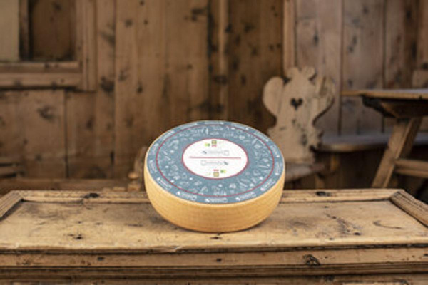 Produktfoto zu Bergkäse Val Müstair - charaktervoller Käse mit ausgewogenen Aromen
