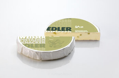 Produktfoto zu Edler Weißer Brie "Pistazien-Knacker" - aromatische Pistazien treffen auf cremig-feinen Weichkäse
