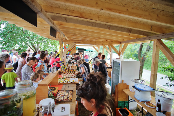 Hoffest 2019 Stand mit Essen und Trinken