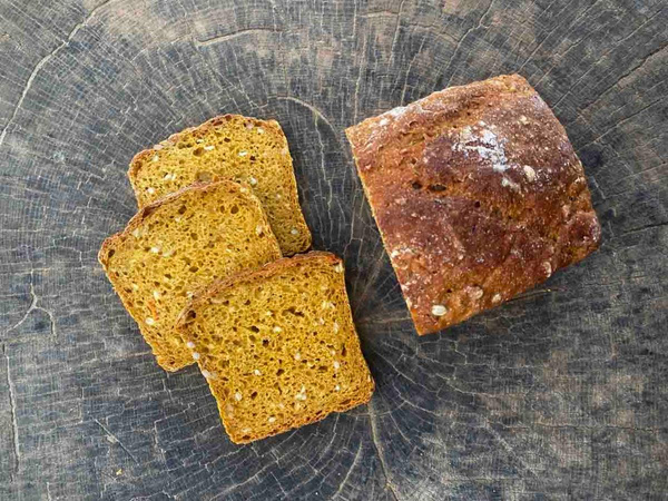 Produktfoto zu Dinkel-Kürbisbrot - farbenfrohes Herbstbrot mit Mahlitzscher Hokkaido