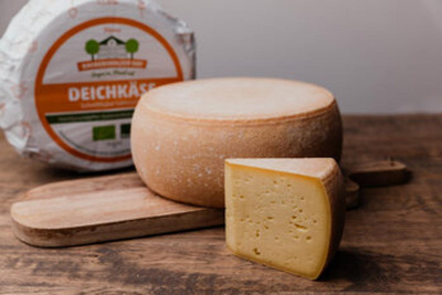 Produktfoto zu Deichkäse Backensholz - halbfester Rohmilch-Schnittkäse, mild-würzig