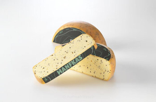 Produktfoto zu Hanfkäse - mit kulinarisch berauschendem Crunch durch geröstete Hanfsamen im Käse