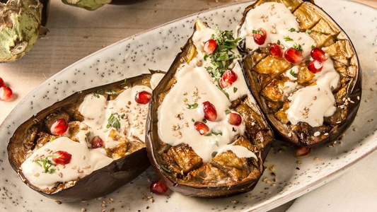Gebackene Auberginen mit Tahini (& btw Auberginen-Dip)