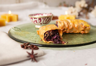 Rotkohlstrudel als vegetarisches Highlight zum Weihnachtsfest.